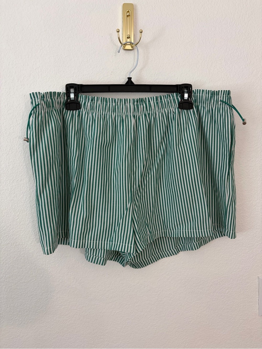 Women’s XXL Striped Green Drawstring Women’s Shorts With Side Pockets